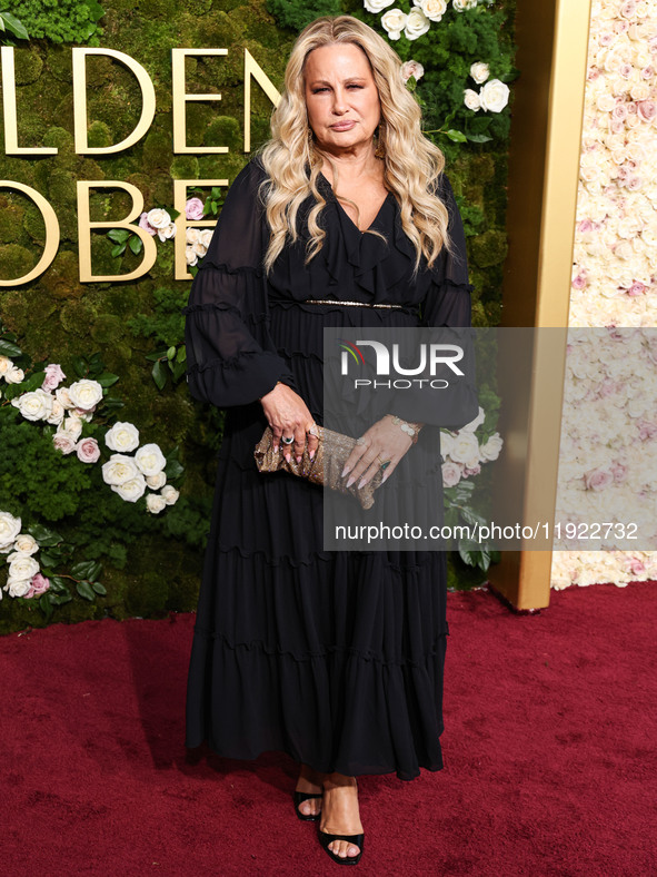 Jennifer Coolidge arrives at the 82nd Annual Golden Globe Awards held at The Beverly Hilton Hotel on January 5, 2025 in Beverly Hills, Los A...