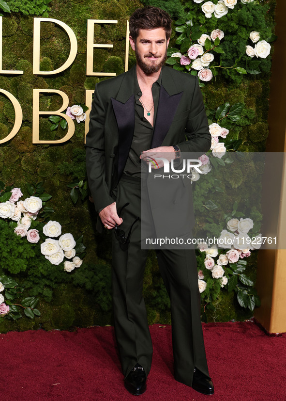 Andrew Garfield wearing Gucci arrives at the 82nd Annual Golden Globe Awards held at The Beverly Hilton Hotel on January 5, 2025 in Beverly...