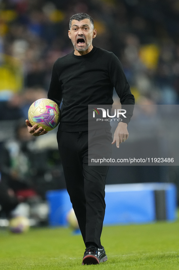 Sergio Conceiçao head coach of AC Milan reacts during the EA SPORTS FC SUPERCUP 24/25 final match between FC Internazionale and AC Milan at...