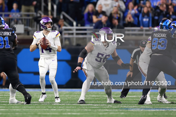 DETROIT,MICHIGAN-JANUARY 5:  Quarterback Sam Darnold (14) of the Minnesota Vikings looks to pass the ball during a game between the Detroit...