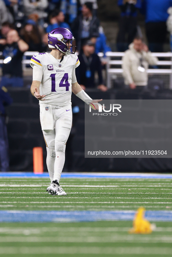 DETROIT,MICHIGAN-JANUARY 5:  Quarterback Sam Darnold (14) of the Minnesota Vikings reacts to a flag on a play during a game between the Detr...