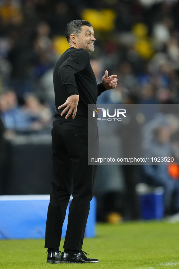 Sergio Conceiçao head coach of AC Milan reacts during the EA SPORTS FC SUPERCUP 24/25 final match between FC Internazionale and AC Milan at...