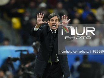 Simone Inzaghi head coach of Internazionale gives instructions during the EA SPORTS FC SUPERCUP 24/25 final match between FC Internazionale...