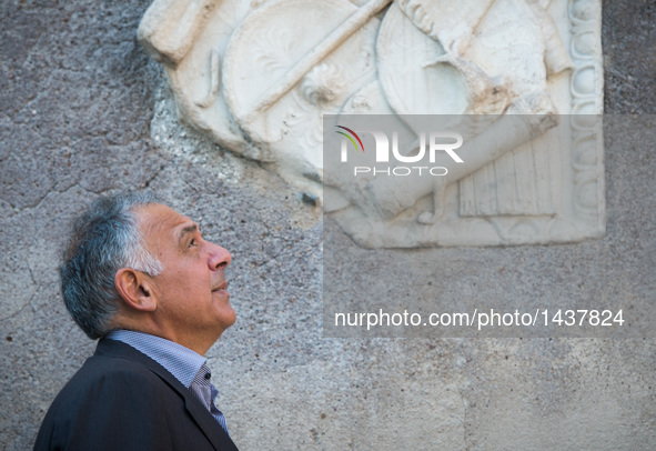 The mayor of Rome Virginia Raggi receives the A.S. Roma's president James Pallotta on september 14, 2016 