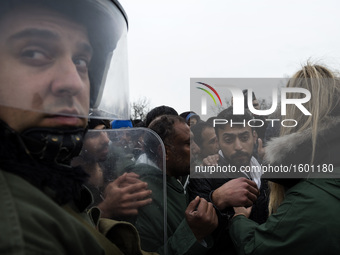 Thousands of refugees left the Idomeni's camp, putting on their way to the border with Macedonia. They crossed mountains and hills, walking...