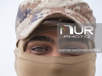 Peshmerga figther on the top of Bashiqa mountain, on October 25, 2016. The Kurdish forces of Peshmerga have surrounded a number of villages...