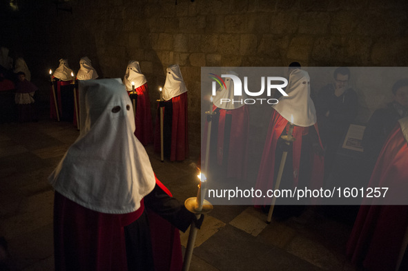 SANTANDER-SPAIN 23th MARCH 2016
Nazarenes of the Brotherhood of the Holy Burial made part of the procesionnocturna of mercy within the clois...