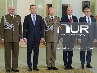 General Jaroslaw Mika (L) President of Poland Andrzej Duda (2L), General Miroslaw Rozanski (C) and Polish minister of national defence, Anto...