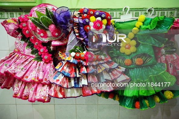 The recycled can be made into artistic craft.
Surabaya Municipality Government has developed an effective community education program about...