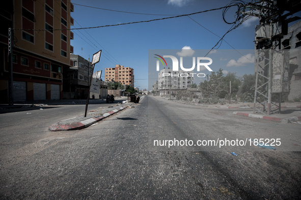 After the truce by Israel Defense Forces ended on July 18th, 2014 the streets of Gaza City became almost abandoned again.