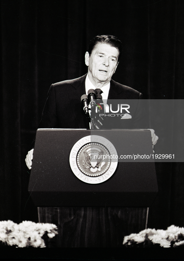 US President Ronald Reagan address a conference in Chicago at Economic Club of Chicago on September 1984.