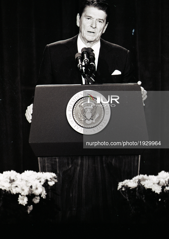 US President Ronald Reagan address a conference in Chicago at Economic Club of Chicago on September 1984.