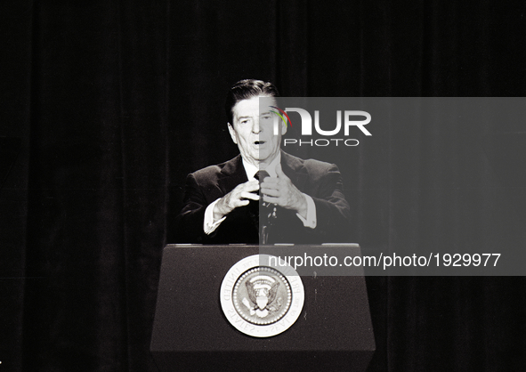 US President Ronald Reagan address a conference in Chicago at Economic Club of Chicago on September 1984.