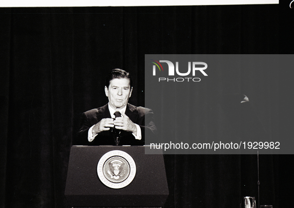 US President Ronald Reagan address a conference in Chicago at Economic Club of Chicago on September 1984.