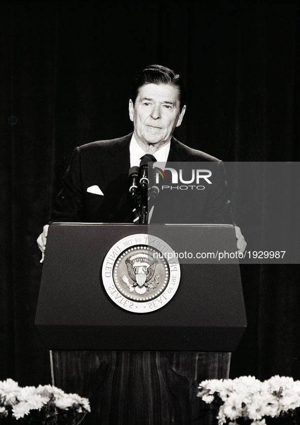 US President Ronald Reagan address a conference in Chicago at Economic Club of Chicago on September 1984.