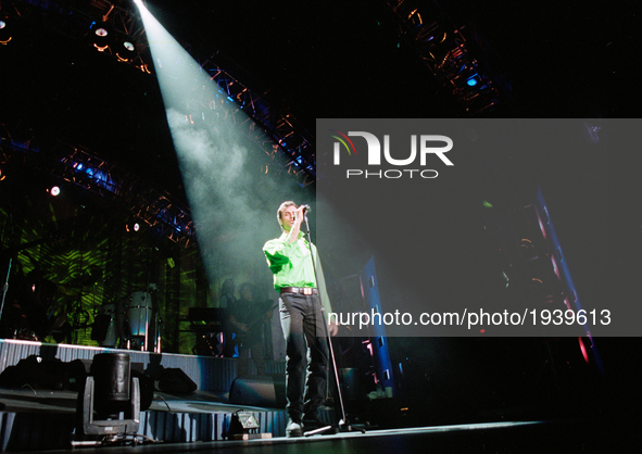 Enrique Iglesias performs at the Pond of Anaheim, CA, on May 24, 1997. 