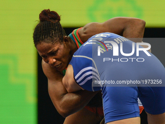 Blessing Oborududu of Nigeria competes against Hafize Sahin of Turkey in the Women's Freestyle 63kg Wrestling final during Baku 2017 - 4th I...