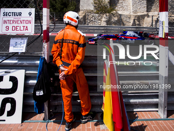 The marshal of Automobile club de Monaco seeing 55 SAINZ Carlos from Spain of Toro Rosso STR12 team Toro Rosso during the Monaco Grand Prix...