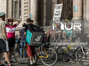 Demonstration of delivery driver of the Deliveroo company to request a better remuneration from the company to the biker in Lyon on August 2...