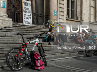 Demonstration of delivery driver of the Deliveroo company to request a better remuneration from the company to the biker in Lyon on August 2...