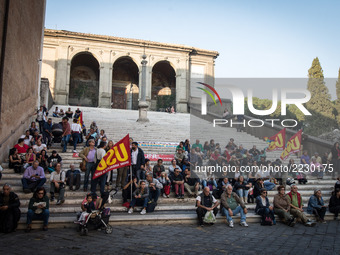 Demonstration of the Basic Trade Union (USB) in solidarity with the workers of Corpa srl, who occupied the scaffolding in Piazza Madonna di...