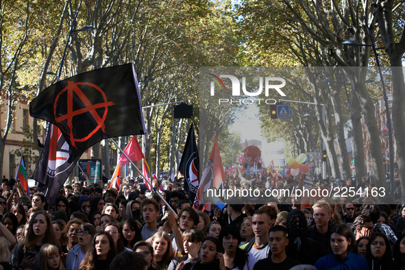 More than 15000 protesters took to the streets of Toulouse against the new Macron's reforms on the Work Code. It's a nation-wide action day...