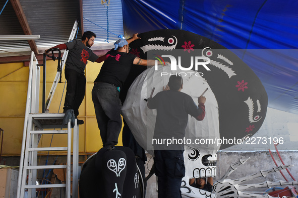 Workers of the 'Taller el Volador' made  the manufacture of skulls and catrinas that will be used for the Day of the Dead Parade inspired by...