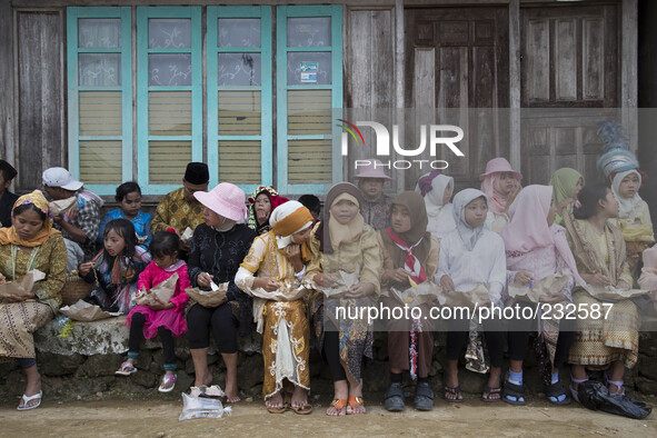 Women participant eating together after the karnivale festival at Dieng. Dieng plateau in Central Java, is part of the district of Banjarneg...