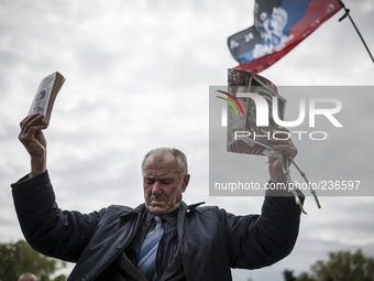 Demonstration in support of People's Republic of Donetsk (