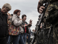 Pro-Russian civilians protesting against the advance of the Ukrainian army (