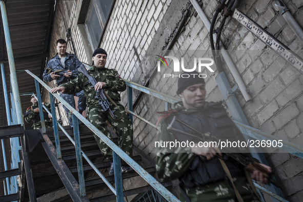 The training of the pro-Russian paramilitary in the SBU occupied building  