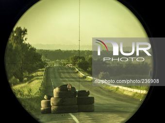 The road to Karkhov seen through the viewfinder of an anti-tank (