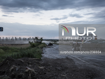 explosions of mortar near a pro-Russian checkpoint (