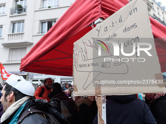 Demonstration of labour inspectors in front of the Ministry of Health and Social Affairs for the respect of trade union freedoms at the labo...