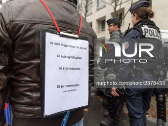 Demonstration of labour inspectors in front of the Ministry of Health and Social Affairs for the respect of trade union freedoms at the labo...