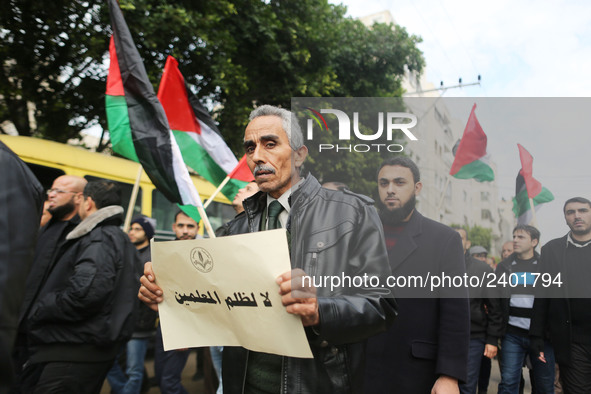 A march in support of the rights of Palestinian employees, hired by the former Hamas government in Gaza, demanding their rights and integrat...