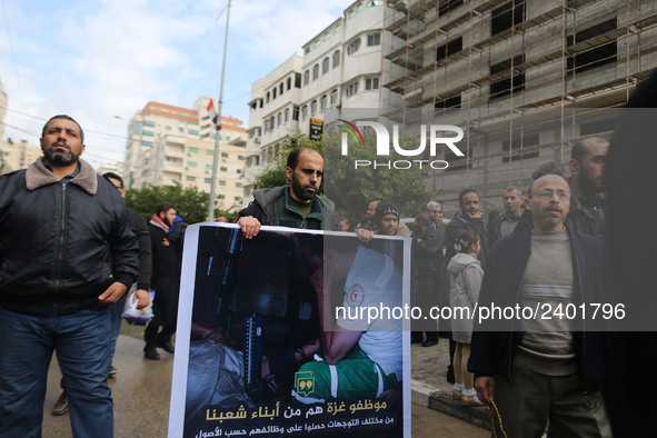 A march in support of the rights of Palestinian employees, hired by the former Hamas government in Gaza, demanding their rights and integrat...