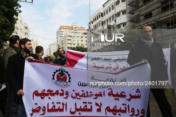 A march in support of the rights of Palestinian employees, hired by the former Hamas government in Gaza, demanding their rights and integrat...