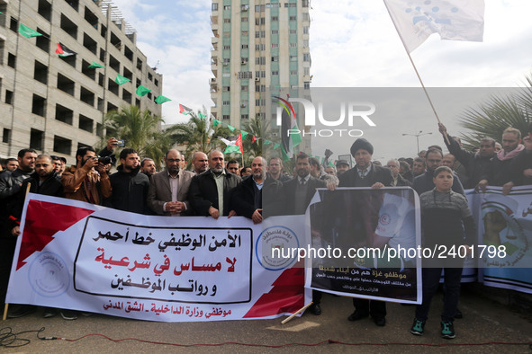 A march in support of the rights of Palestinian employees, hired by the former Hamas government in Gaza, demanding their rights and integrat...