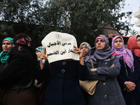 A march in support of the rights of Palestinian employees, hired by the former Hamas government in Gaza, demanding their rights and integrat...