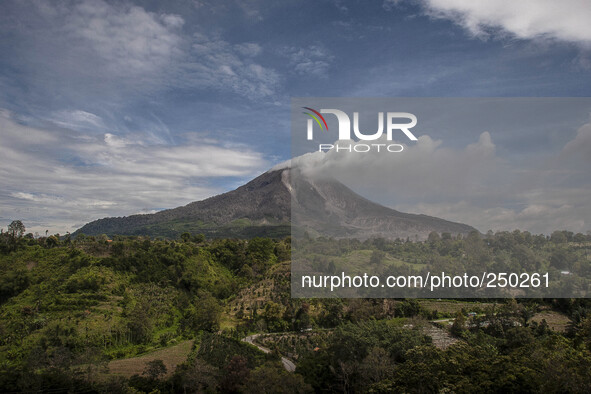 Mount Sinabung seen from Tiga Pancur village, Simpang Empat Distric, Karo, North Sumatera. Indonesia. 15 September 2014. The volcano Mount S...