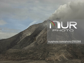 Mount Sinabung seen from Tiga Serangkai village, Simpang Empat Distric, Karo, North Sumatera. Indonesia. 15 September 2014. The volcano Moun...