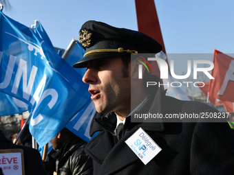 The majority of Air France unions are opposed to the NAO 2018 agreement and are demonstrating for the achievement of a 6% general wage incre...