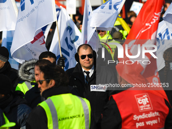 The majority of Air France unions are opposed to the NAO 2018 agreement and are demonstrating for the achievement of a 6% general wage incre...