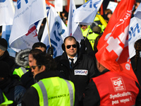 The majority of Air France unions are opposed to the NAO 2018 agreement and are demonstrating for the achievement of a 6% general wage incre...