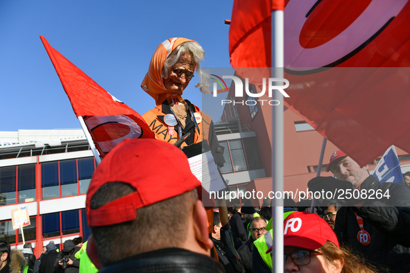 The majority of Air France unions are opposed to the NAO 2018 agreement and are demonstrating for the achievement of a 6% general wage incre...