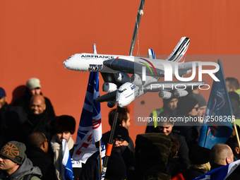 The majority of Air France unions are opposed to the NAO 2018 agreement and are demonstrating for the achievement of a 6% general wage incre...