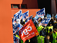 The majority of Air France unions are opposed to the NAO 2018 agreement and are demonstrating for the achievement of a 6% general wage incre...