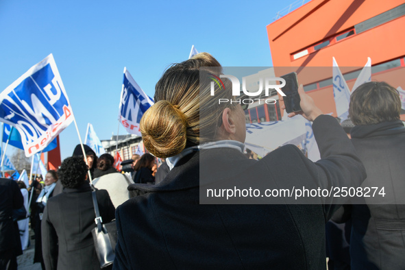 The majority of Air France unions are opposed to the NAO 2018 agreement and are demonstrating for the achievement of a 6% general wage incre...