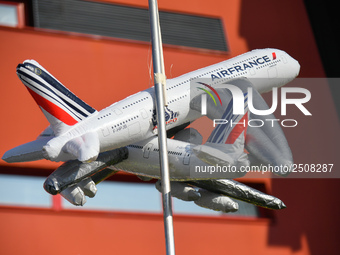 The majority of Air France unions are opposed to the NAO 2018 agreement and are demonstrating for the achievement of a 6% general wage incre...